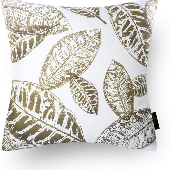 NIB Outdoor Pillow Covers - Picture 3 of 5